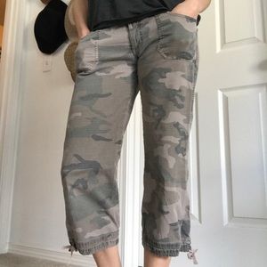 Camo capris